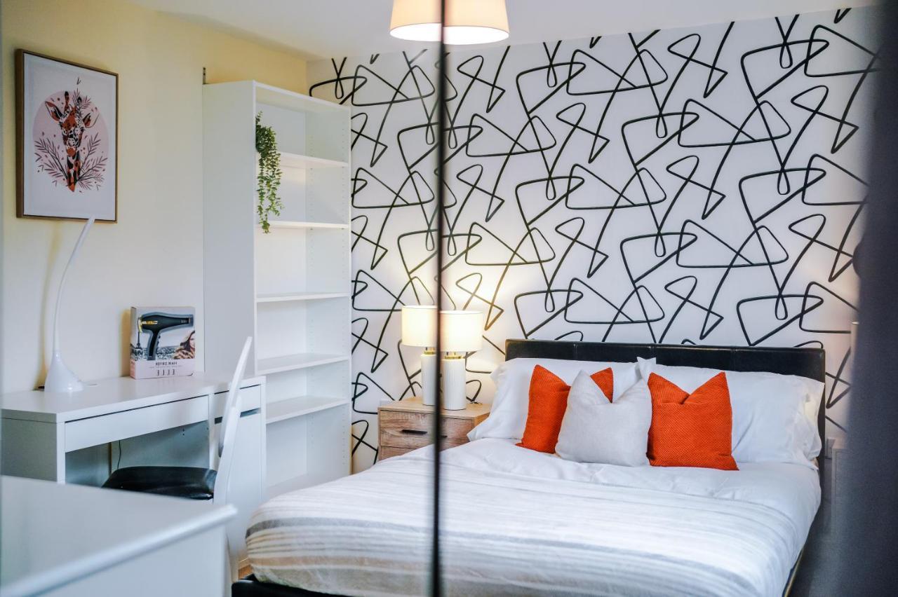Chic 2 Bed House With Garden & Free Parking Villa Manchester Eksteriør bilde