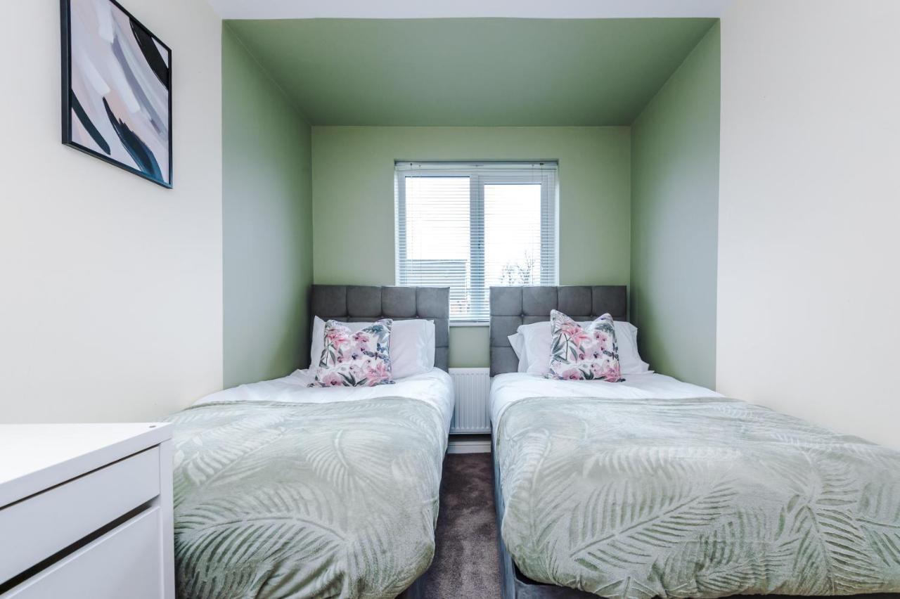 Chic 2 Bed House With Garden & Free Parking Villa Manchester Eksteriør bilde