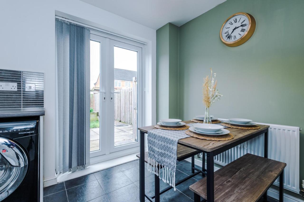 Chic 2 Bed House With Garden & Free Parking Villa Manchester Eksteriør bilde