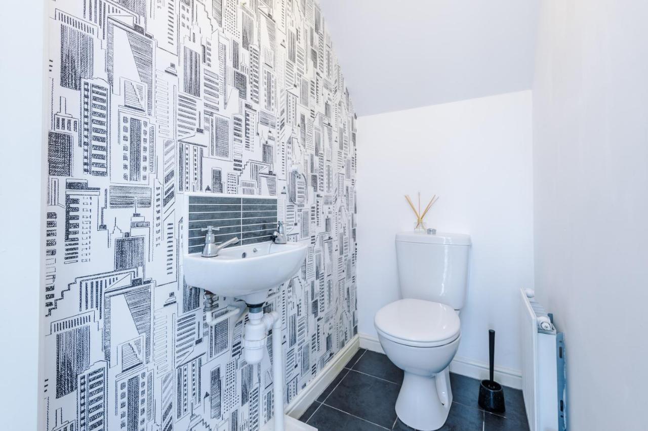 Chic 2 Bed House With Garden & Free Parking Villa Manchester Eksteriør bilde