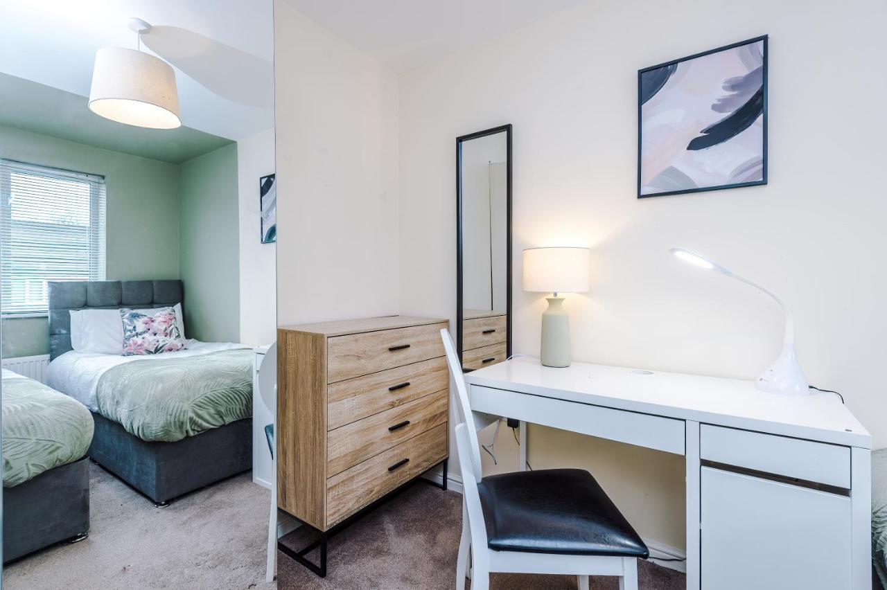 Chic 2 Bed House With Garden & Free Parking Villa Manchester Eksteriør bilde
