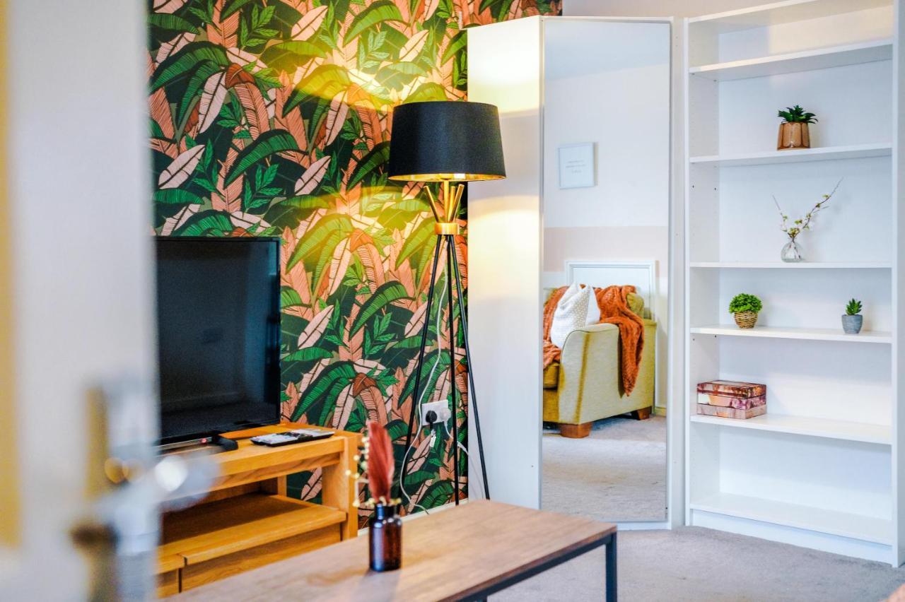 Chic 2 Bed House With Garden & Free Parking Villa Manchester Eksteriør bilde
